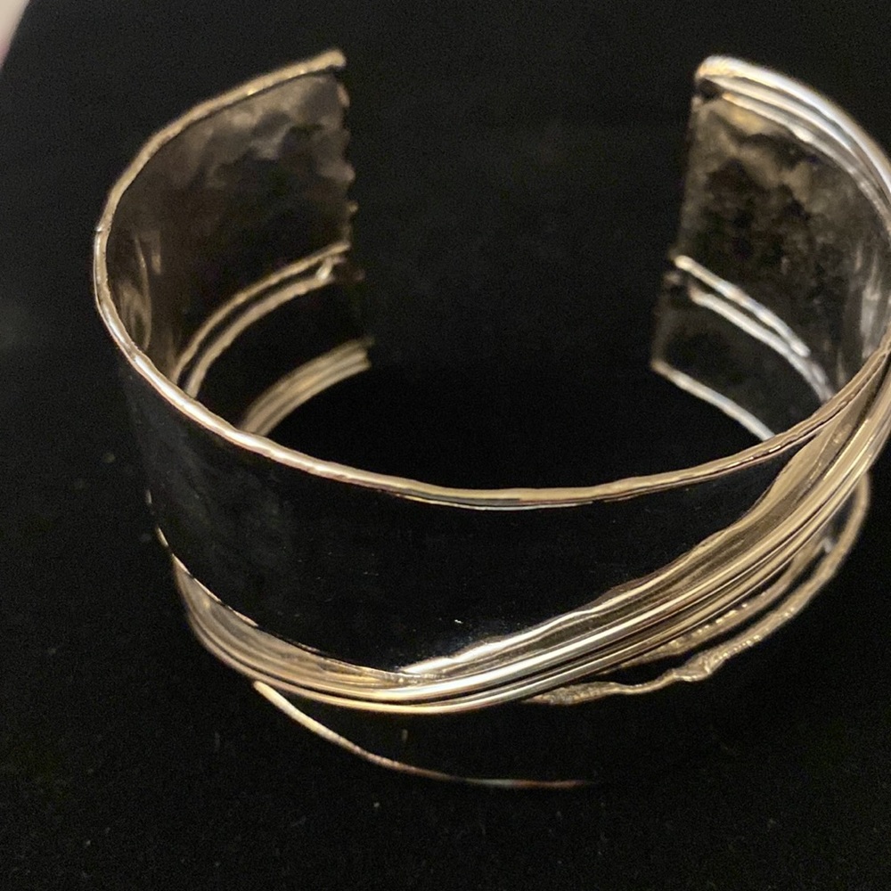 Devon Leigh Rhodium plated cuff - Picture 2 of 4